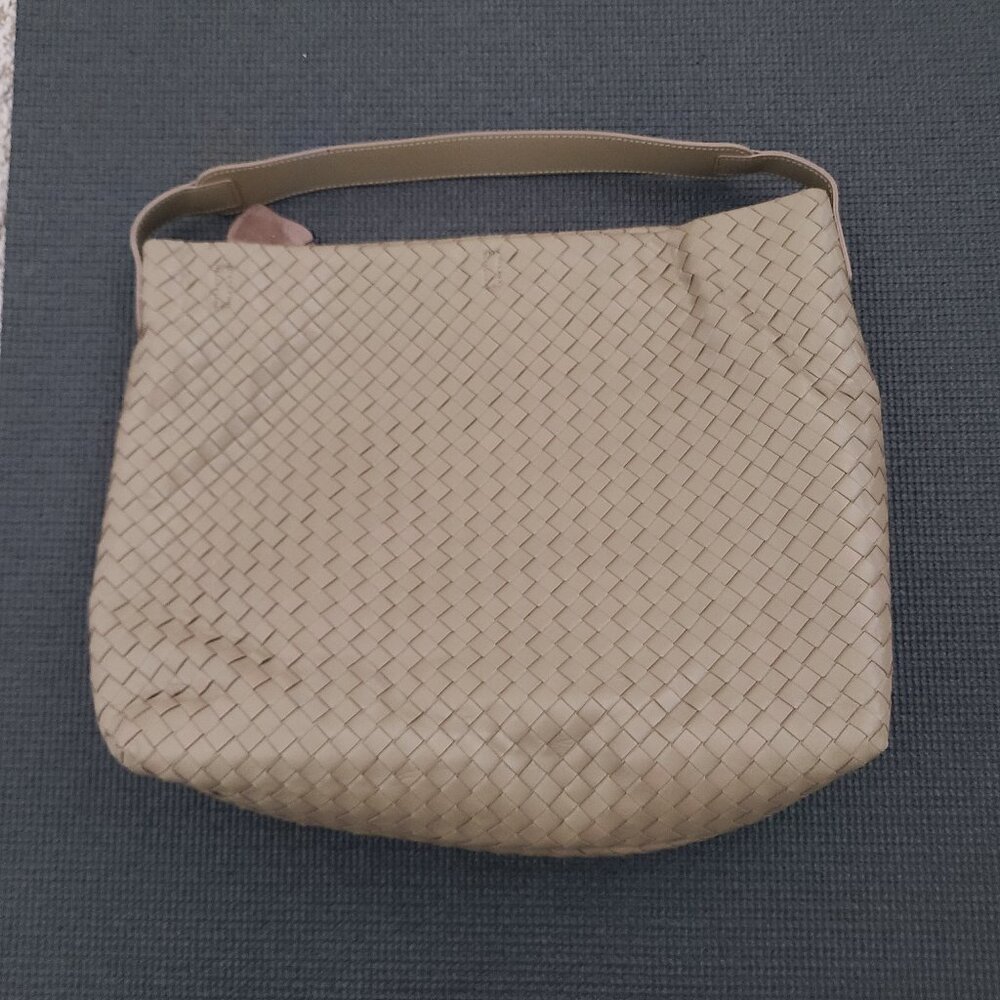 Genuine Leather Woven Shoulder Bag - Spacious, Durable, and Stylish Design
